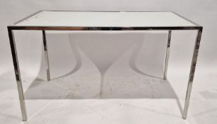 Modern chromed metal table with white glass top, height 72cm, length 127cm, width 73.5cm