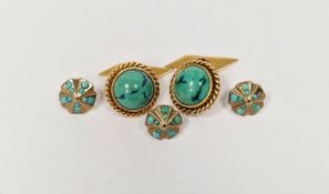 18ct gold and turquoise coloured stone set chain-patterned cufflinks, the turquoise coloured stone
