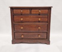 Victorian mahogany chest of drawers, comprising two short over three long drawers, each with