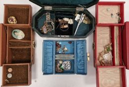 Victorian gold-plated brooch set with almandine garnet-coloured stones, foliate design, costume