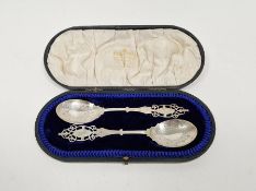Pair Edwardian silver preserve spoons by Mappin and Webb, Sheffield 1907, each having engraved