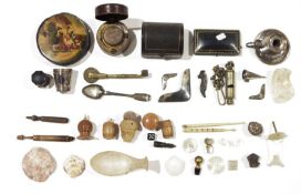 Travelling inkwell, cylindrical, in brown morocco cover, a German papier mache snuff box, printed