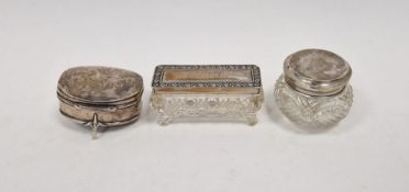 Edwardian silver small jewel box, lidded, oval and engraved 'Eileen', raised on three tab feet (