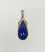 9ct gold and lapis lazuli pendant set single teardrop-pattern polished stone