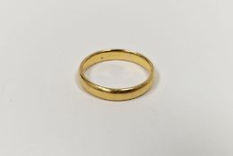 22ct gold wedding ring, 4.3g approx.