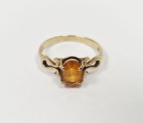 9ct gold and small amber cut stone ring