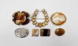 Silver and bluejohn set rectangular brooch, a cameo brooch, a modern silver, gilt metal and pearl