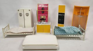Collection of vintage boxed Pedigree Sindy playsets, with further associated items of furniture