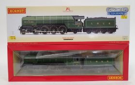 Hornby R3244TTS 00 gauge locomotive and tender, LNER 2-8-2 green Class P2 