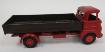 Dinky Toys diecast model 564 Elevator loader in box together with a Tri-ang lorry (2)