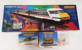 Hornby Railways 00 gauge Train set Intercity 225 together with R.523 Waiting Room and R.590