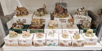 16 Lilliput Lane cottages and other buildings, with original boxes, including The Counting House