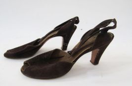 Various 1940's and 50's vintage shoes, to include black suede peep-toe, grey leather peep-toe marked