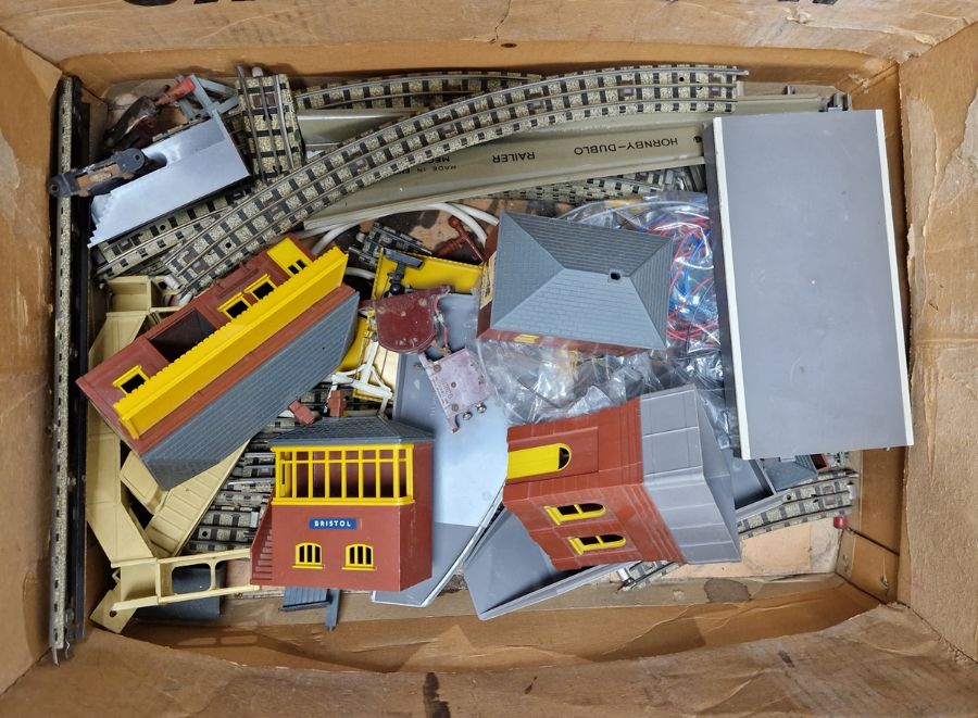 Collection of Hornby 00 gauge train sets and other associated items including The Mallard (partly - Image 2 of 2