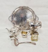 Silver-plated samovar/tea urn in the 18th century-style, in the shape of a barrel, on stepped square