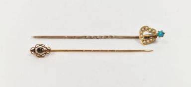 15ct gold, turquoise and seedpearl heart-pattern stickpin and another gold stickpin in velvet
