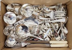 Quantity of silver-plated flatware to include rattail, old English, cake slice, teaspoons, egg cups,