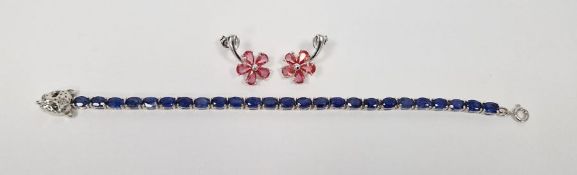Pair 18ct white gold, peach-coloured stone daisy-pattern earrings and a silver and blue stone set