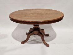 Mid Victorian mahogany loo table raised on a turned pedestal and quadruple-shaped supports, with