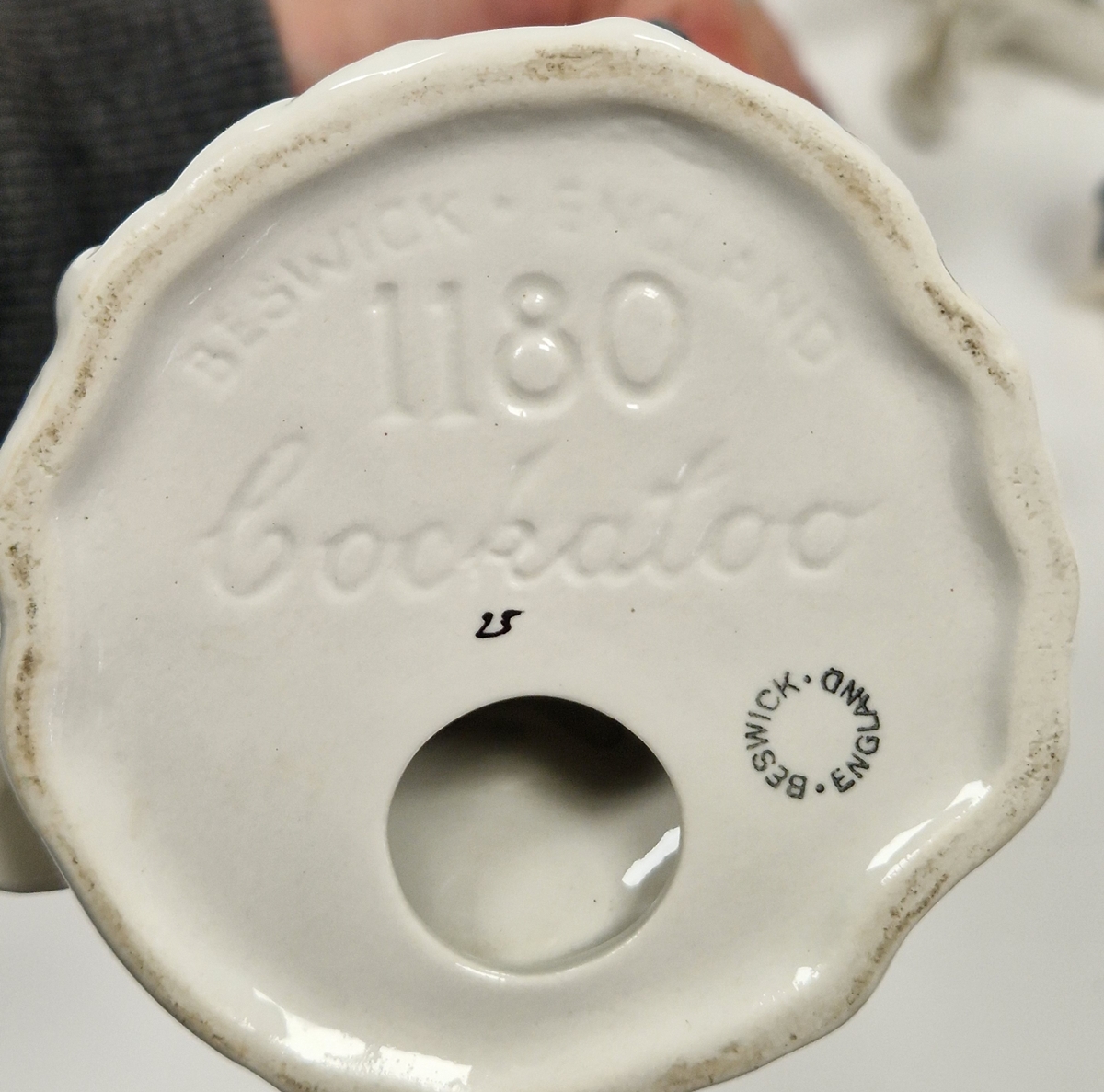 Collection of Karl Ens porcelain models of birds, including kingfishers, parrots and owl, printed - Image 3 of 26