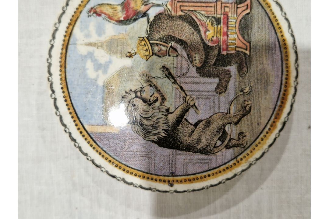 Assorted items of pottery and porcelain including an English mid-18th century delftware blue and - Image 12 of 12