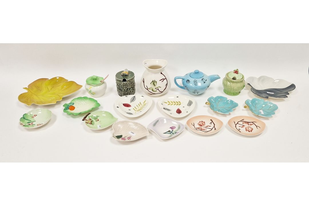 Collection of Art Deco and mid-century ceramics including two Flamingo pattern triangular-shaped - Image 1 of 4