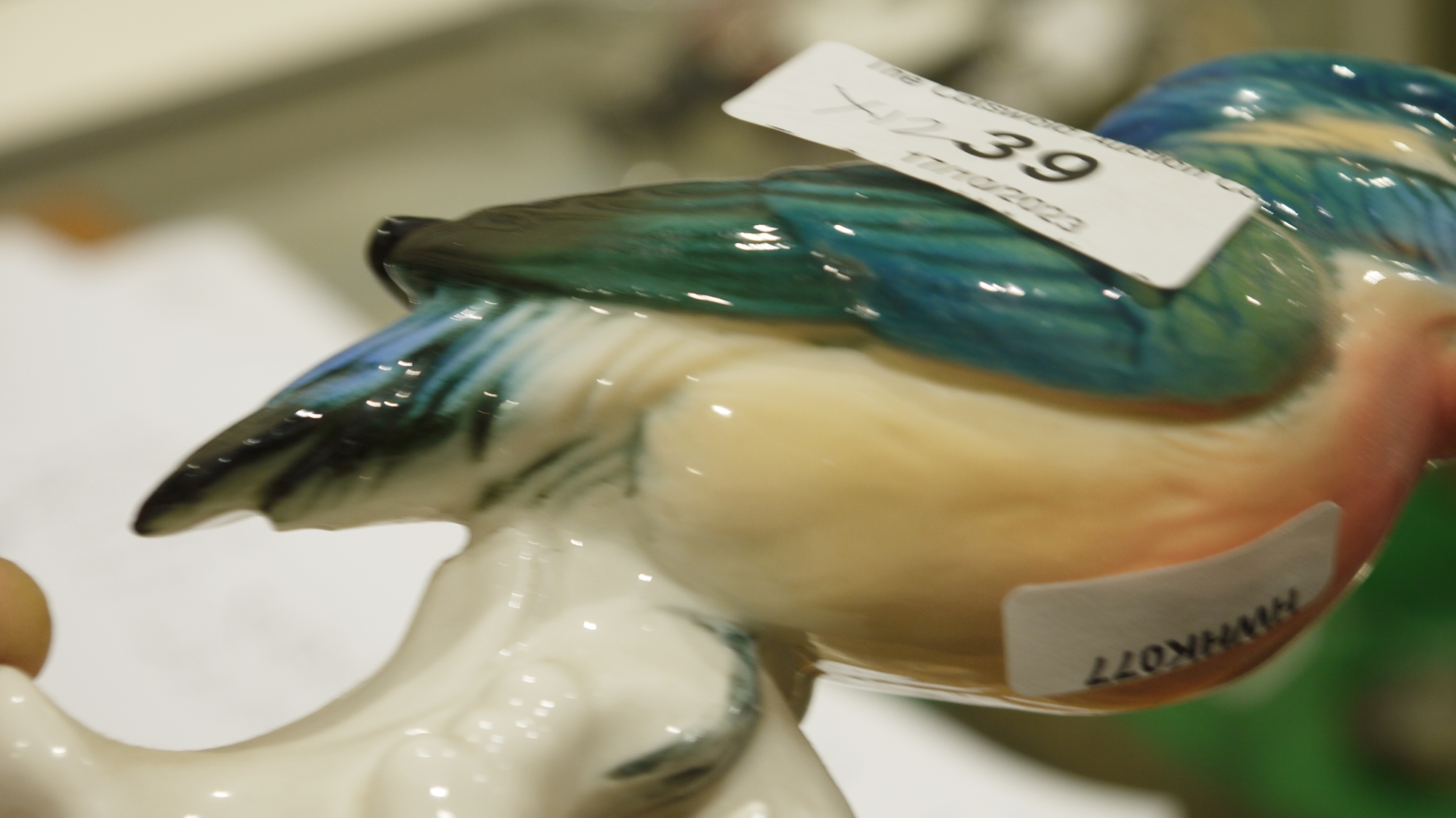 Collection of Karl Ens porcelain models of birds, including kingfishers, parrots and owl, printed - Image 20 of 26