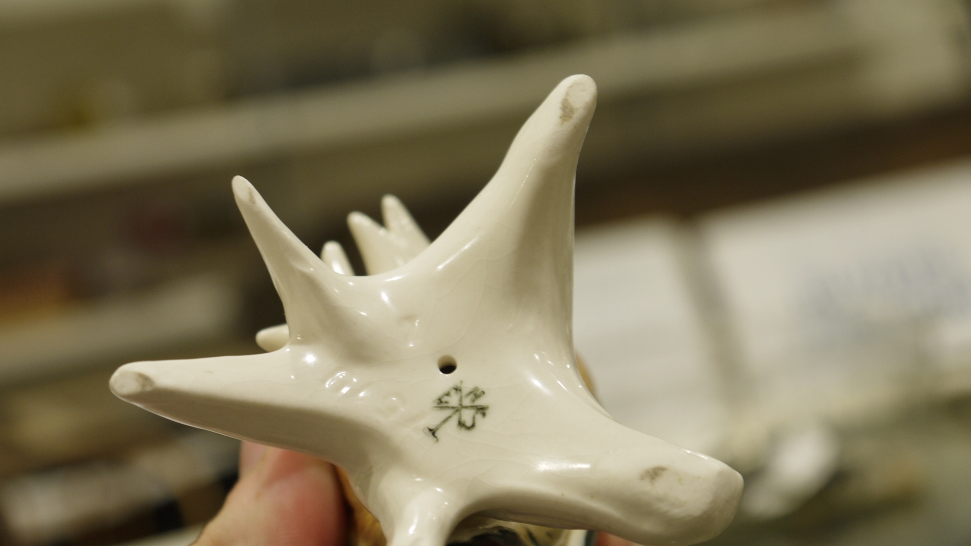 Collection of Karl Ens porcelain models of birds, including kingfishers, parrots and owl, printed - Image 19 of 26