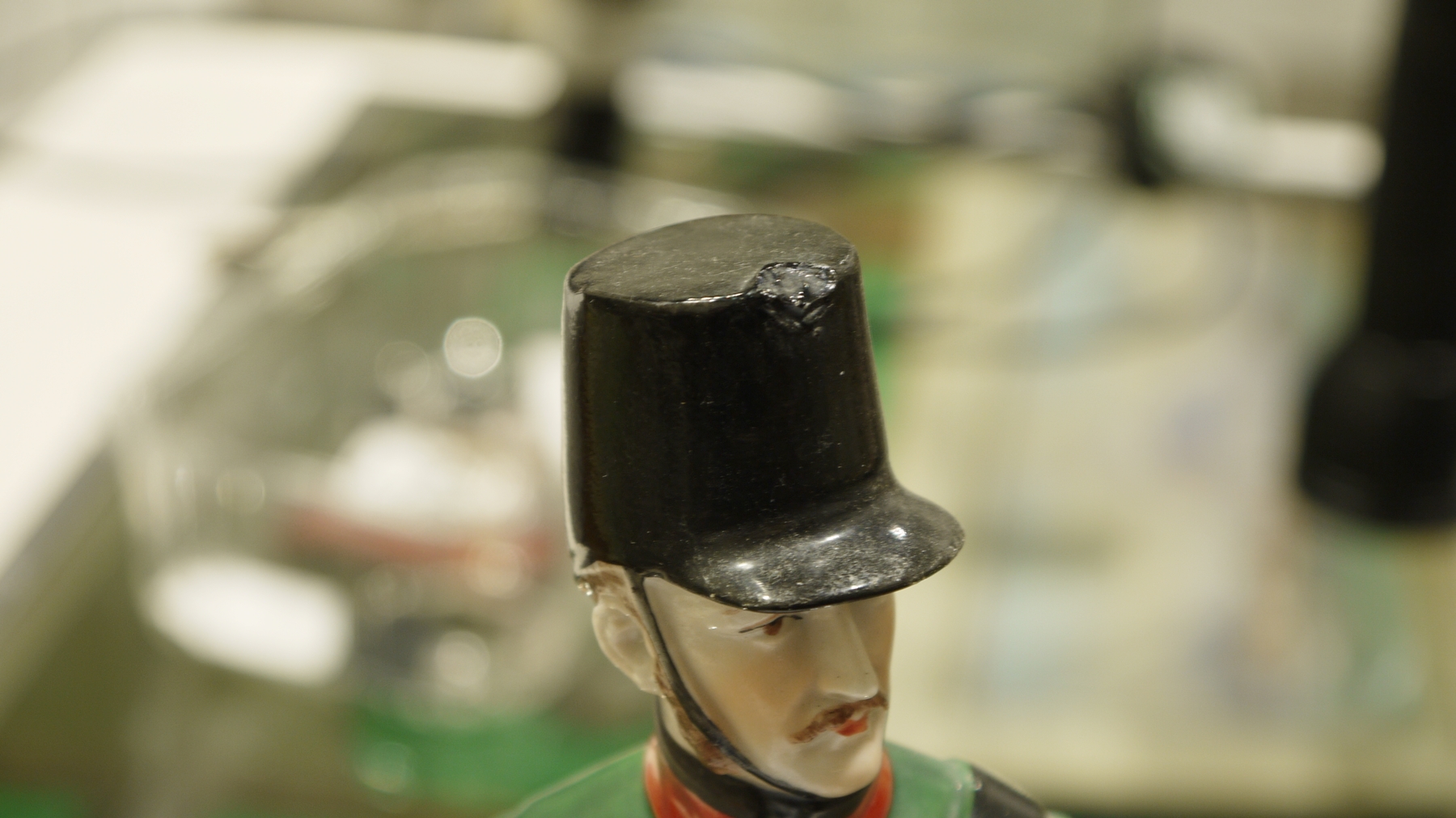 Dresden porcelain figure of a rifleman from the 60th Regiment, circa 1900, printed blue marks, - Image 7 of 9