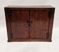 18th century oak drinks cabinet, the two single door cupboards opening to reveal a single fitted