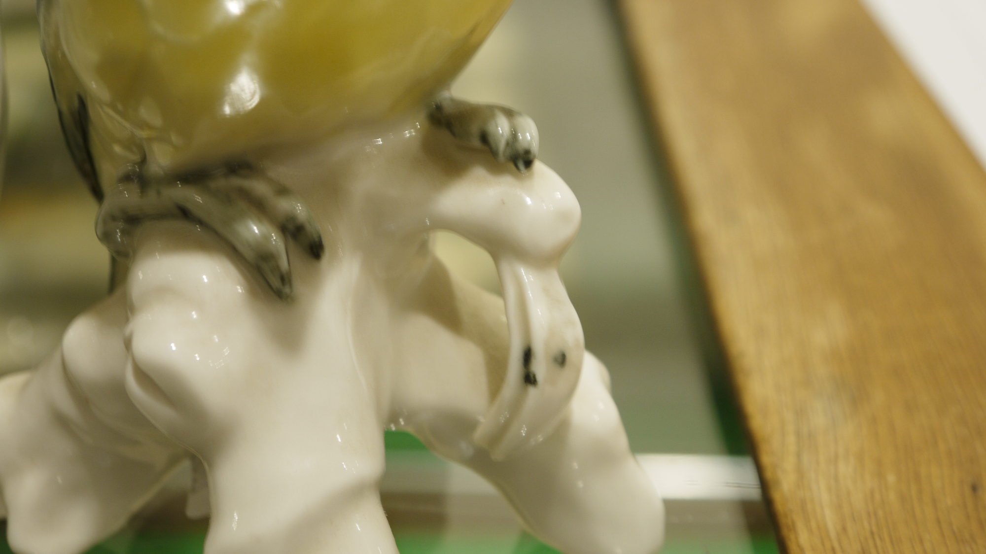 Collection of Karl Ens porcelain models of birds, including kingfishers, parrots and owl, printed - Image 11 of 26