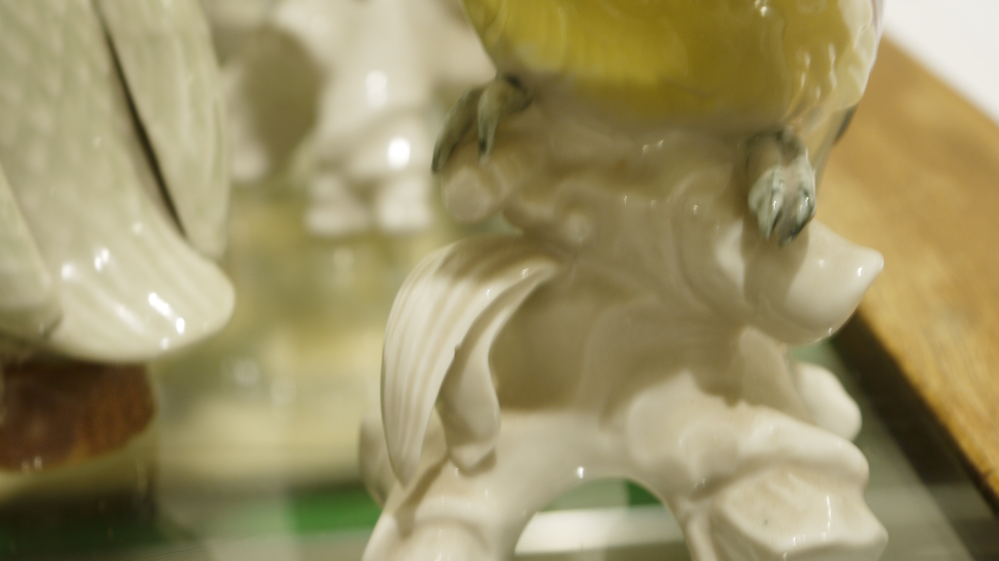 Collection of Karl Ens porcelain models of birds, including kingfishers, parrots and owl, printed - Image 6 of 26