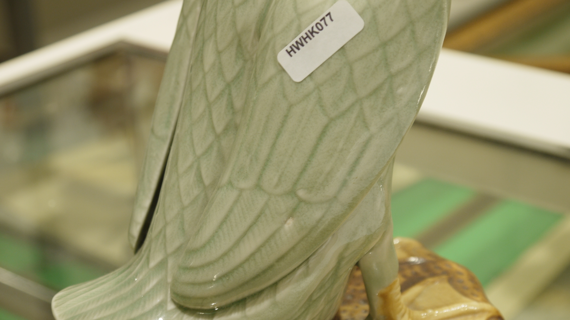 Collection of Karl Ens porcelain models of birds, including kingfishers, parrots and owl, printed - Image 24 of 26