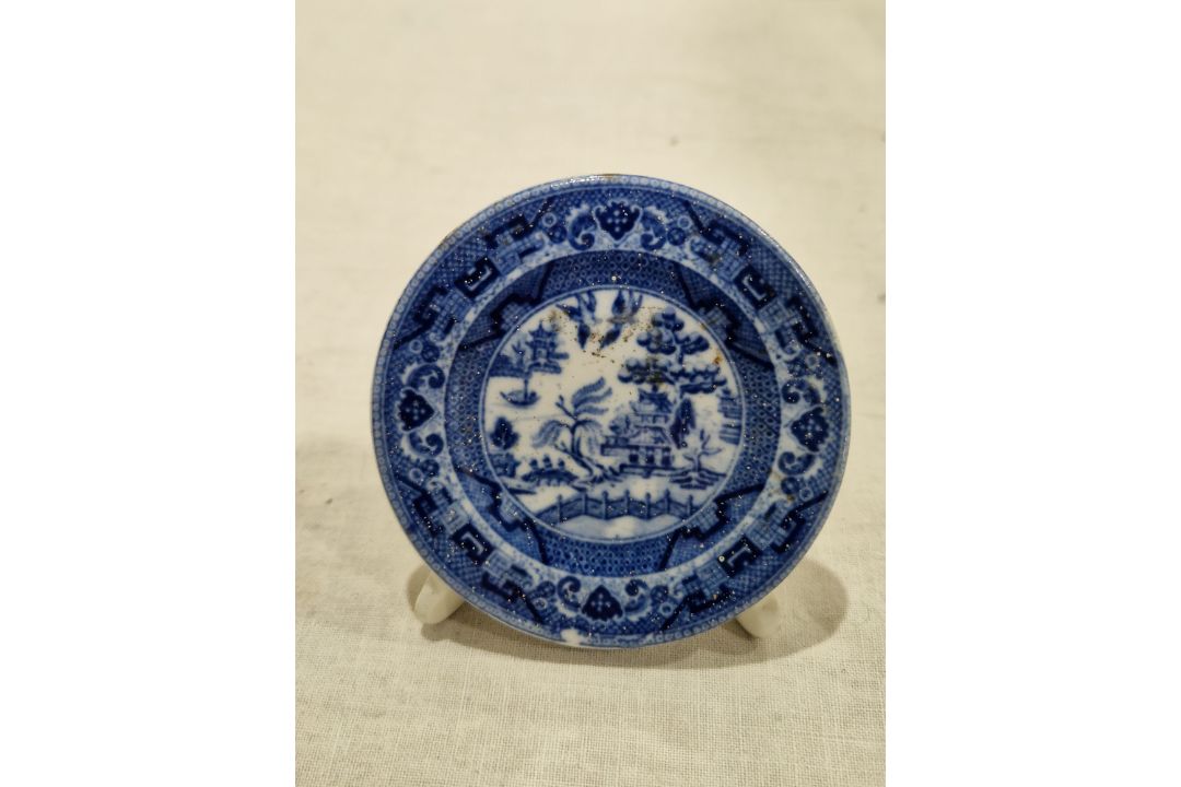 Coalport gilt ground turquoise jewelled miniature cabinet cup and saucer, a Royal Worcester white - Image 7 of 13