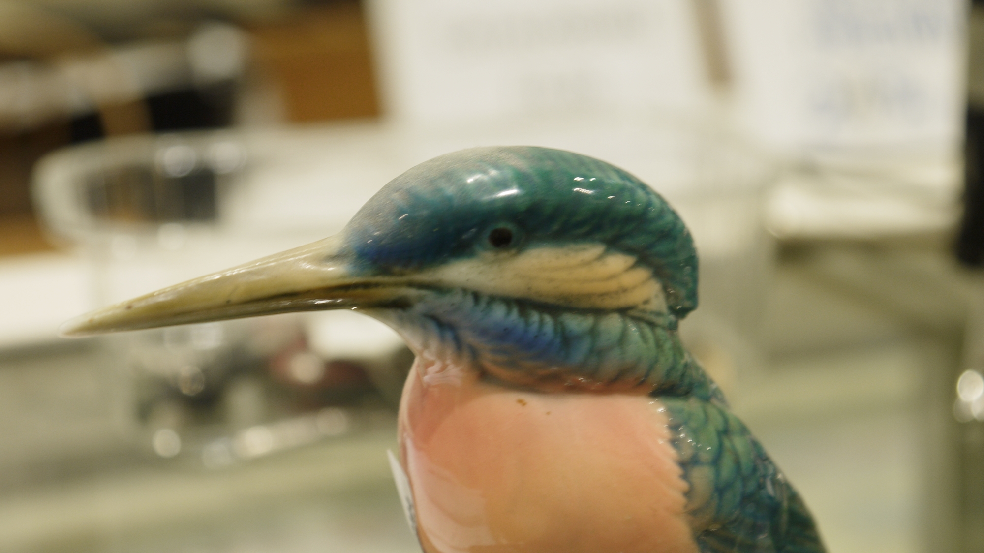 Collection of Karl Ens porcelain models of birds, including kingfishers, parrots and owl, printed - Image 23 of 26