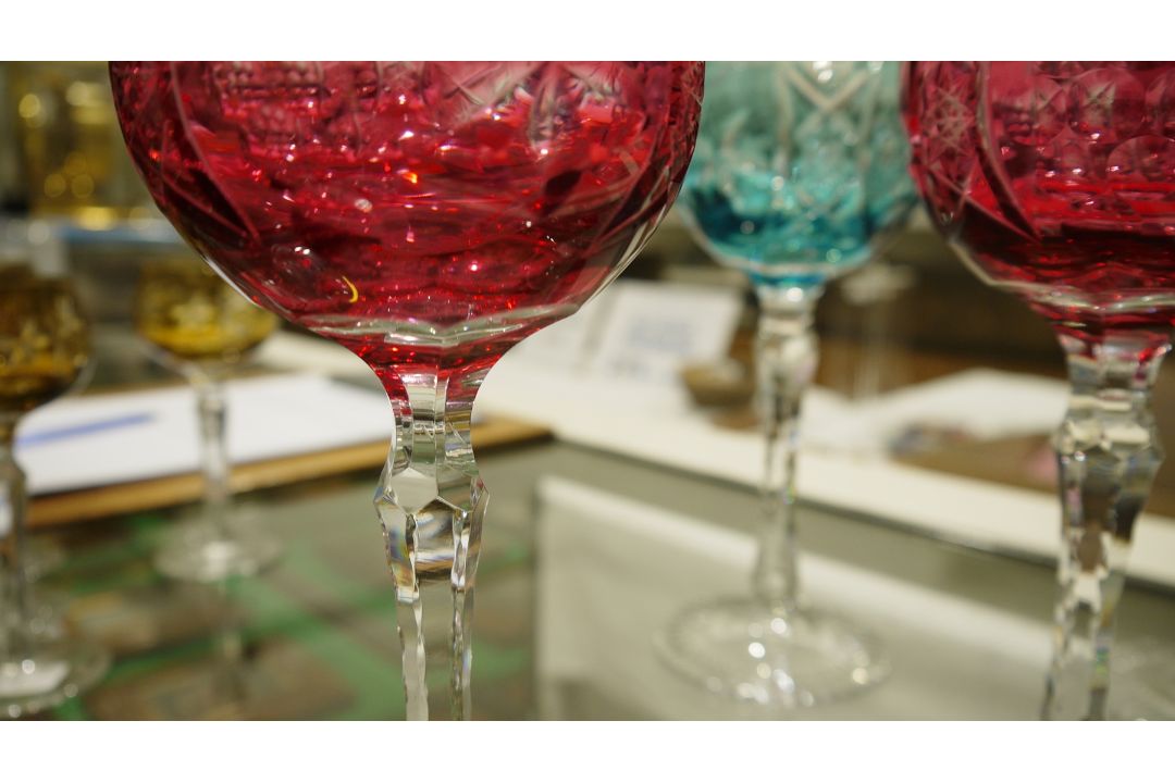 Set of coloured flashed and engraved drinking glasses, 20th century, cut and engraved with - Image 6 of 6