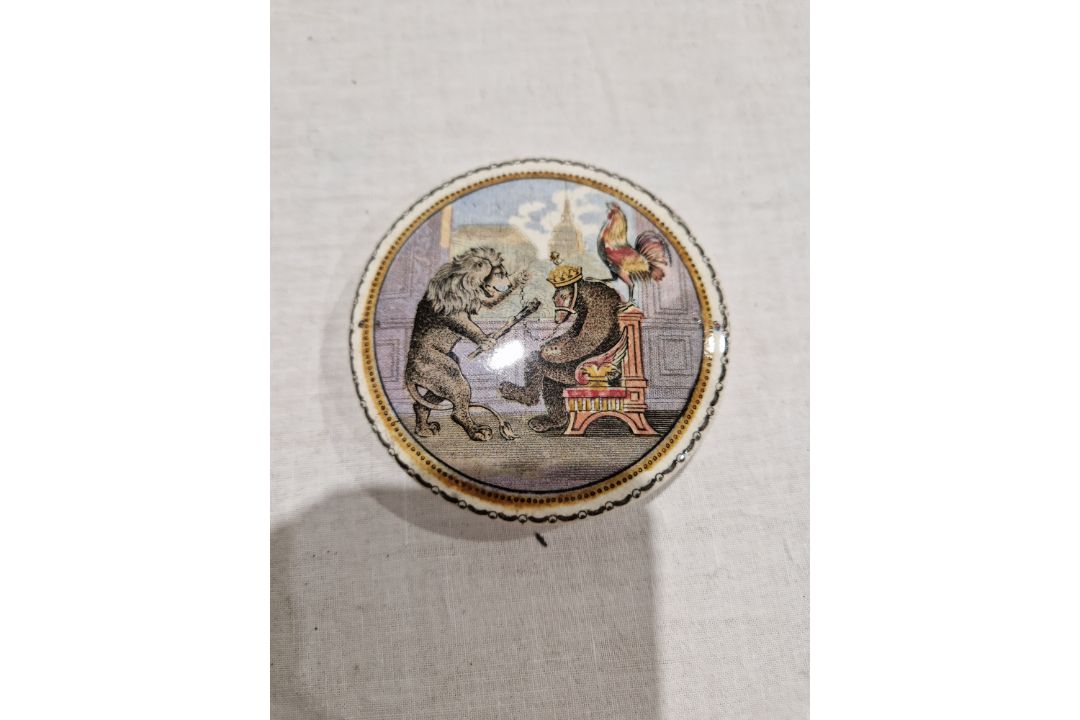 Assorted items of pottery and porcelain including an English mid-18th century delftware blue and - Image 2 of 12