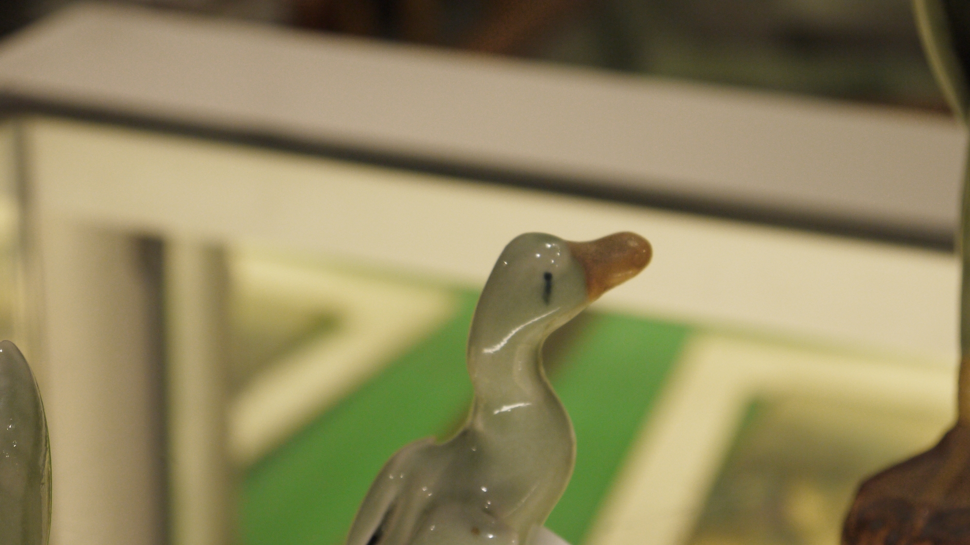 Collection of Karl Ens porcelain models of birds, including kingfishers, parrots and owl, printed - Image 26 of 26