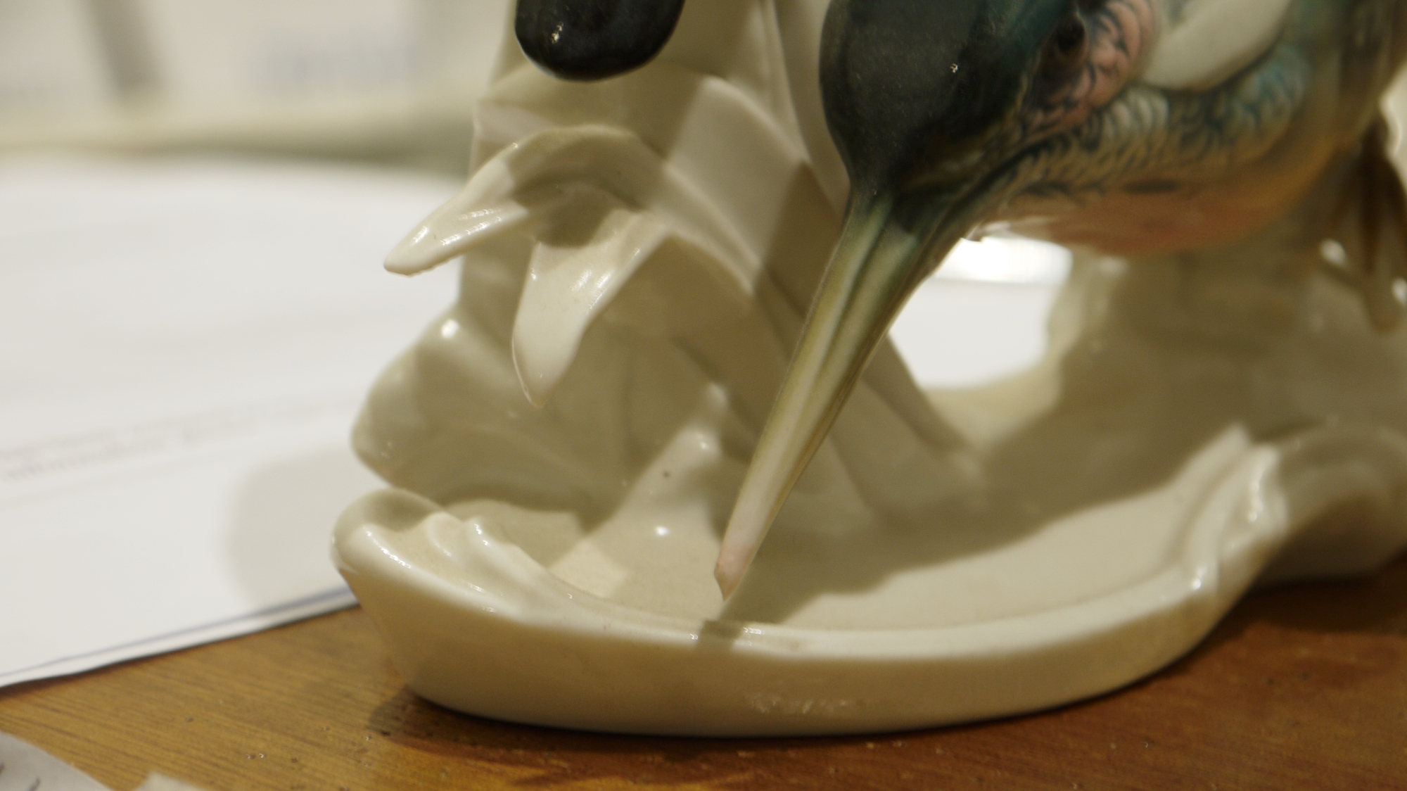 Collection of Karl Ens porcelain models of birds, including kingfishers, parrots and owl, printed - Image 13 of 26