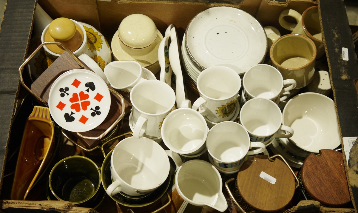 Large quantity of Babycham glasses and other mid-20th century decorated glassware (2 boxes) - Image 3 of 8