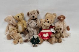 Quantity of reproduction small teddy bears, principally early 20th century in style, to include