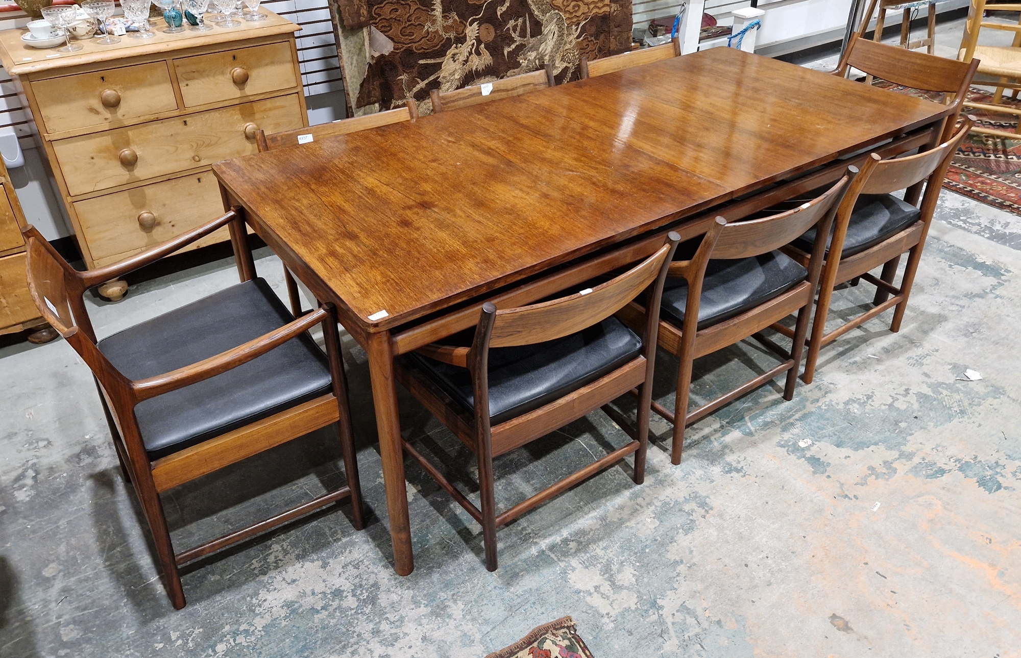 20th century McIntosh rosewood dining room suite, comprising an extending dining table with integral