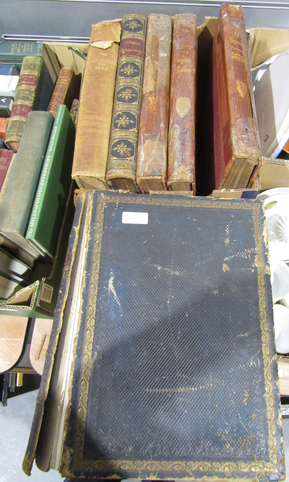Assorted antiquarian and modern volumes, The Art Journal 1862, The Pictorial Sunday Book, three vols - Image 5 of 6