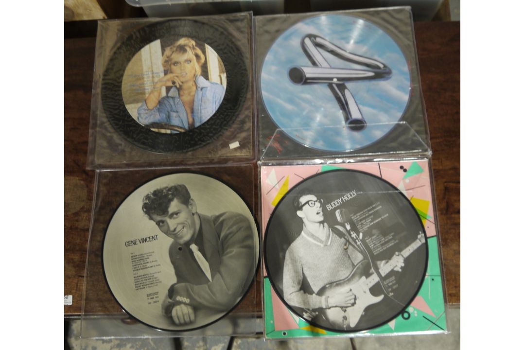 Collection of mainly 1980s 12" singles including the Brothers Johnson, The Pretenders, Ebony - Image 8 of 9