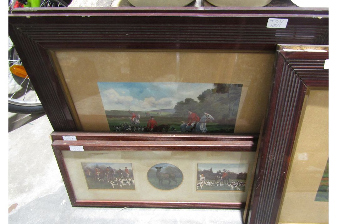 A set of four framed hunting prints , a pair of framed coloured photographs of hunting scenes and - Image 2 of 4