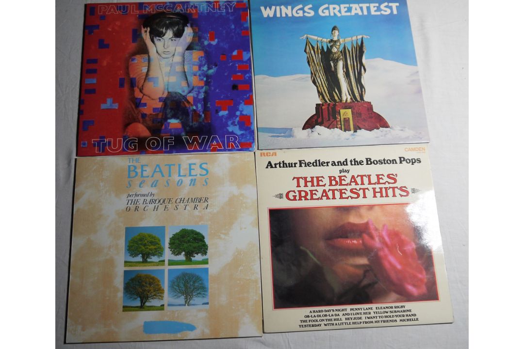 Collection of Beatles and related vinyl LPs including Abbey Road(PCS 7088), Sgt Peppers Lonely - Image 2 of 2