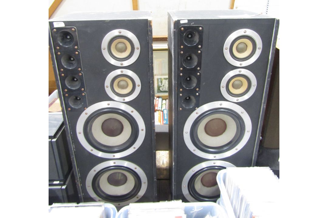 A pair of 3 way sound system DJ speakers in black painted case, 2 woofers, 2 sub-woofers and 4