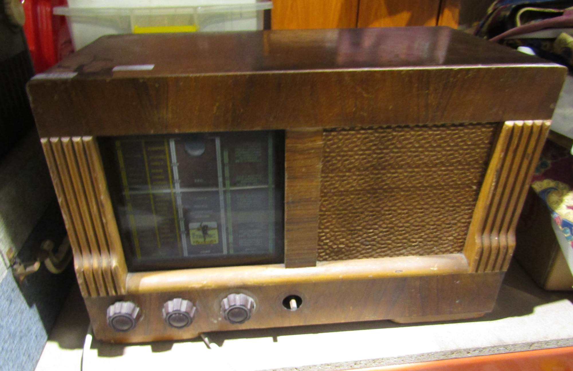 Vintage 'Etronic' wireless, RA640, a bakelite cased Bush DAC 10 radio and a Civic suitcase record - Image 2 of 4