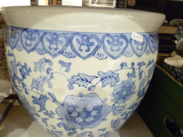 Quantity of glassware to include a Webb Corbett jug, a cut glass decanter of mallet form, a set of - Image 4 of 4