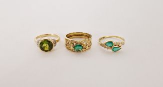 18K gold green stone and diamond dress ring size P1/2,750 mark, 6g, 18K green stone ring with two